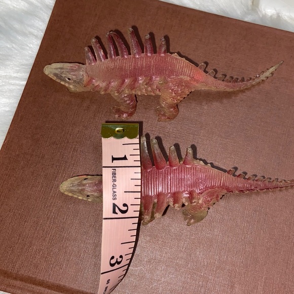 Vintage 1978 Talarurus Dinosaur Figurines set of two clear Dinosaur - Picture 11 of 17